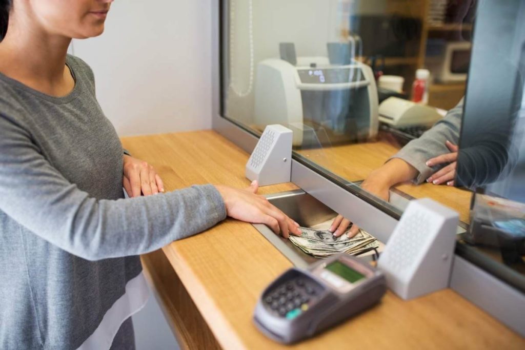 Se Necesita Cajero de Banco
