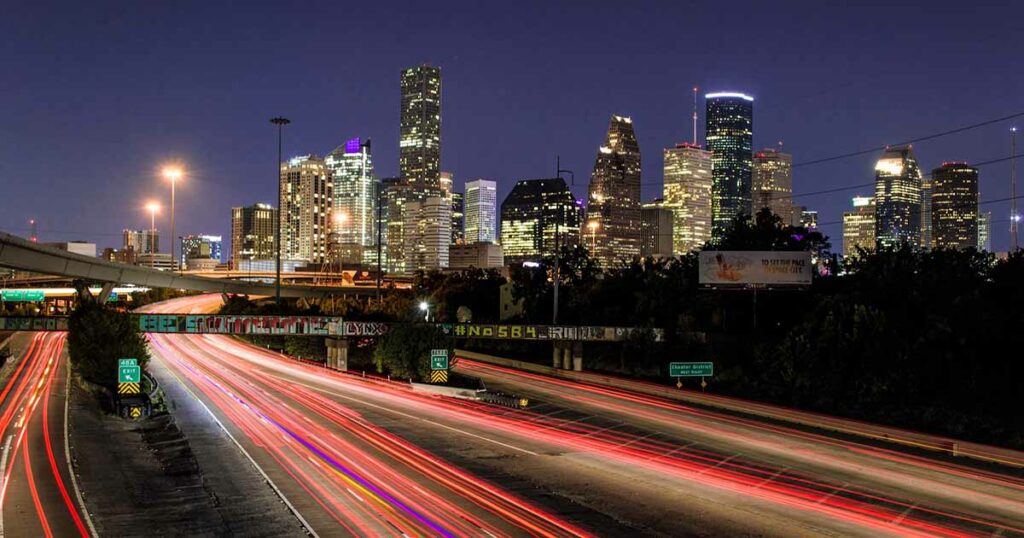 Ciudad de houston con edificios de fondo la urbe del trabajo para latinos sin papeles